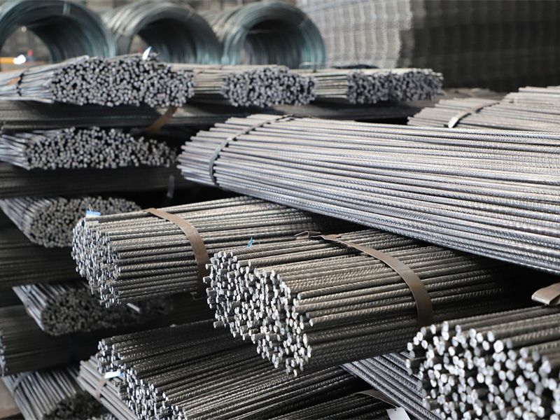 材料的強(qiáng)度等級(jí)標(biāo)準(zhǔn)值是根據(jù)什么原則確定的？